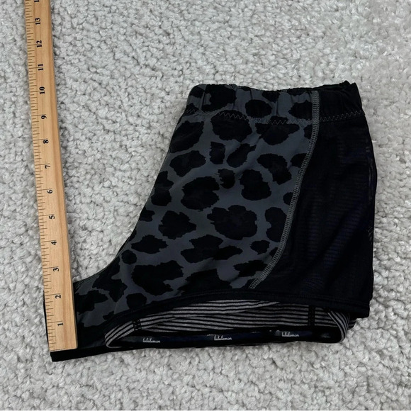 Lululemon Meshed up Short. Cheetah Leopard Print. Lined. Running Workout. 8 - Picture 12 of 14